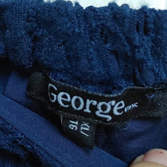 3/$25 GEORGE dark blue embroidery pattern youth girl size 16 skirt - Picture 4 of 7